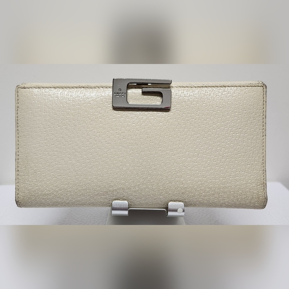Gucci Handbags - GUCCI G Clasp Continental Pebble Grain Ivory Leather Wallet Auth #035.2778.2097